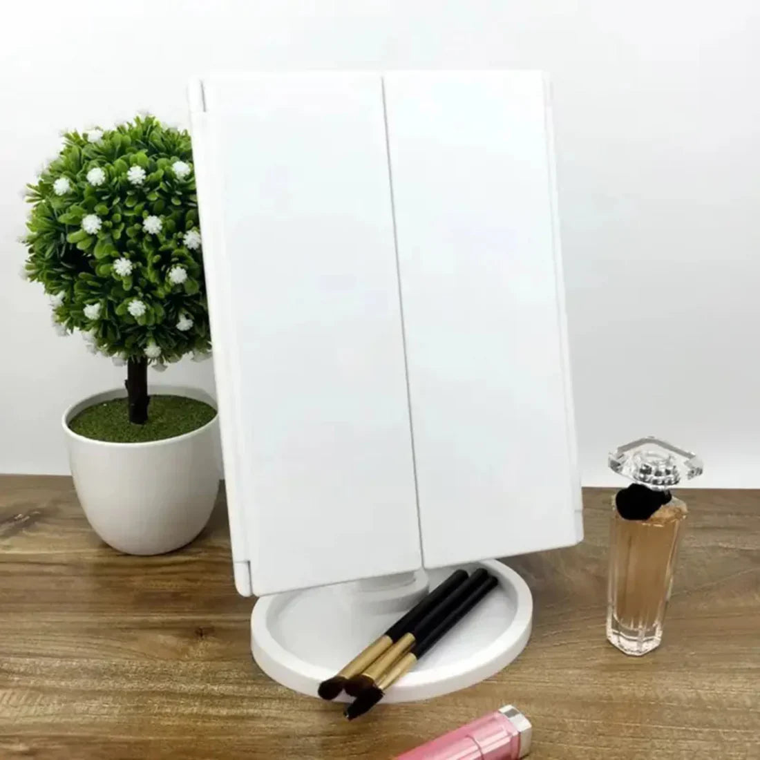 Lumi LED Ogledalo za Šminkanje + Beauty Ogledalo GRATIS